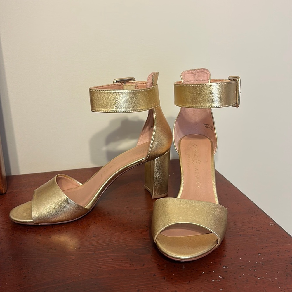 Chinese laundry gold heels 7 1/2